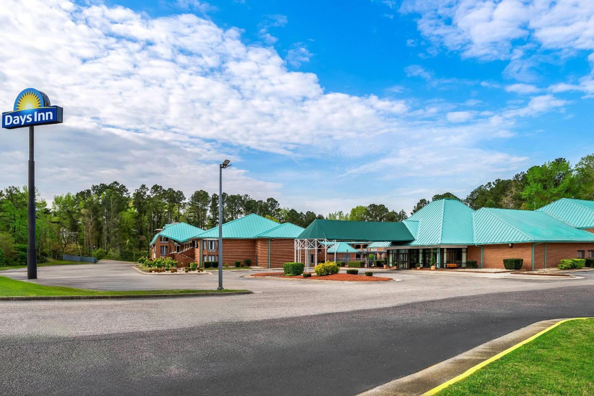 Days Inn By Wyndham Petersburg/South Fort Lee Bagian luar foto